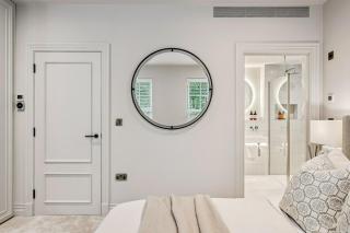 Luxury Gated 3BR Stay in Ascot - By Tempstay - 5