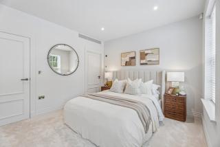 Luxury Gated 3BR Stay in Ascot - By Tempstay - 3
