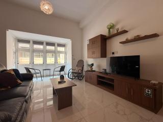 ANT 3 - Modern & Large 3 bdr Apart in Sliema - 0