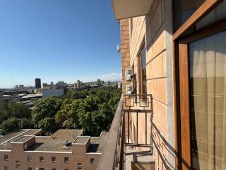 Chic Modern Apartment with Open Balcony - CITY CENTER by REPUBLIC SQUARE I ЛЮКС АПАРТАМЕНТЫ - 4