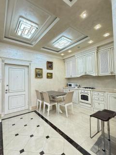 Chic Modern Apartment with Open Balcony - CITY CENTER by REPUBLIC SQUARE I ЛЮКС АПАРТАМЕНТЫ - 7