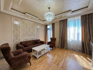 Chic Modern Apartment with Open Balcony - CITY CENTER by REPUBLIC SQUARE I ЛЮКС АПАРТАМЕНТЫ - 3