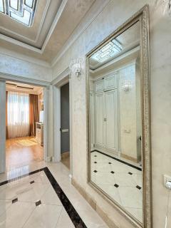 Chic Modern Apartment with Open Balcony - CITY CENTER by REPUBLIC SQUARE I ЛЮКС АПАРТАМЕНТЫ - 2