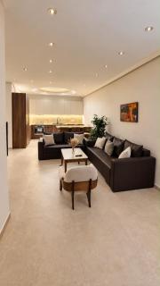Luxury Apartment by Republic Square - 6