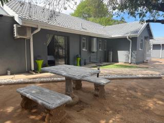 Vhulinganela Guest House - 1