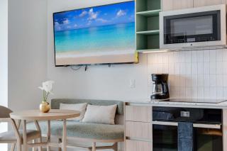Bellini Breeze - Cozy Central Miami Pool and Gym - 5