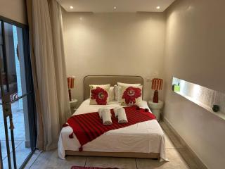 Riad La Sarrazine - 1