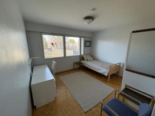 Private room in a row-house - 0