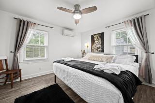 Modern Louisville Stay Free Parking Prime Location - 9