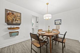 Modern Louisville Stay Free Parking Prime Location - 8