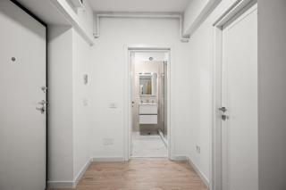 Ivory 22B7 - Modern Studio with Balcony & Parking - 2