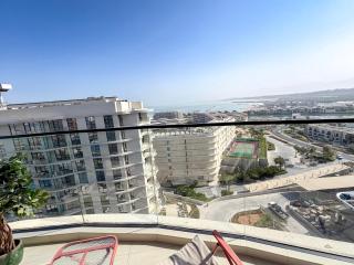 Panoramas & Sea Views from High-Floor 1BR in Bay Residences - 0