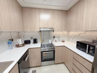 Panoramas & Sea Views from High-Floor 1BR in Bay Residences - 6