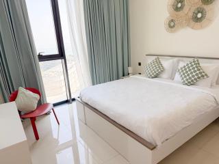 Panoramas & Sea Views from High-Floor 1BR in Bay Residences - 9