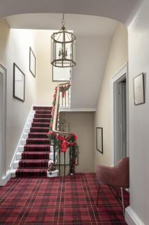 Linen House - 9