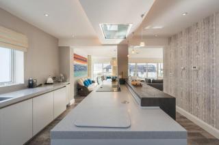 Luxury Family Beach House with Sea Views -Sleeps 8 - Pass the Keys - 5