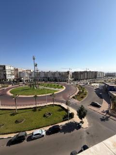 Modern 2BR City Haven, Cafes at Your Doorstep - 7