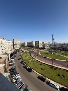 Modern 2BR City Haven, Cafes at Your Doorstep - 2