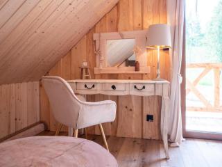 Winterchalet mit Jacuzzi & Sauna, Ihr gemütlicher Rückzugsort im Schnee - 8