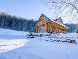 Winterchalet mit Jacuzzi & Sauna, Ihr gemütlicher Rückzugsort im Schnee - 0