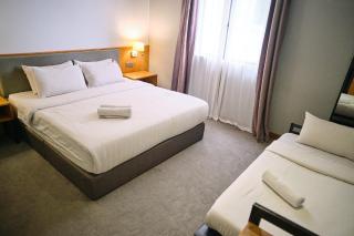 Redpine Hotel - 0