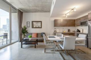 Cozy Downtown Pad- Luxe Rooftop pool gym and more - Miami - 5