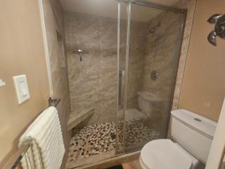 Resort Retreat Studio-Walk to Beach, Shops, Dining with AC, WIFI - 2