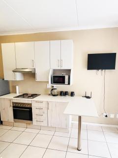 The Midrand Nest - Chic Bachelor Pad - 0