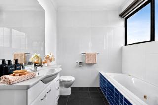 The Courtyard House Hideaway I North Adelaide 3BR - 4