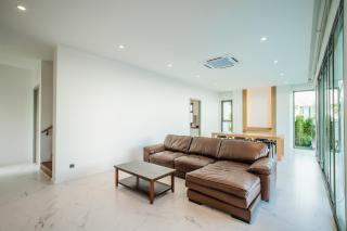 Treva Villa - 0