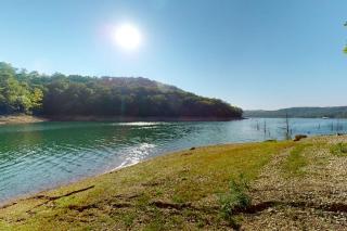 Hawk Cove Manor - 8