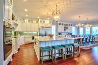 Luxe Haven Lakehouse - 7