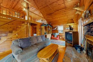 Charlie's Ol' Fishing Cabin - 5