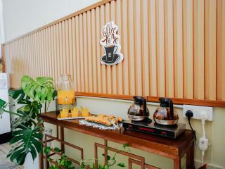 75 Gurney Hotel - 8