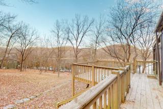 Lone Star Lake House - 5