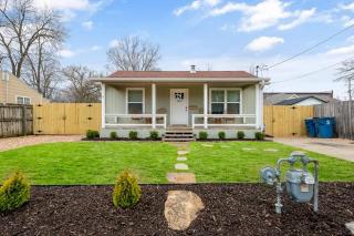 B Street Bungalow - 0