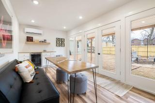 B Street Bungalow - 5