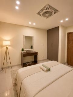 1BHK Luxury Apartment, Pool & Gym on rooftop, Breakfast included for extra charges - 3
