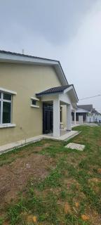 Kota Tinggi RuzZana Family Stay 5 Queen Bed - 9