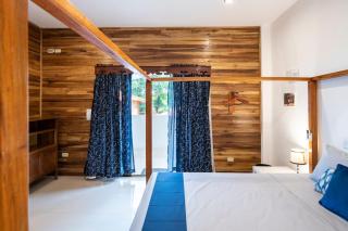 Entire Home Near Beach, Quiet Area, Pool - 4