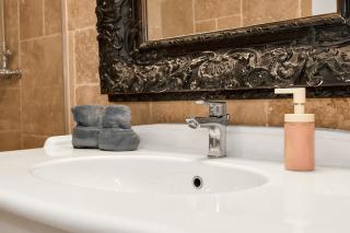 Beautiful condo // water view - 1