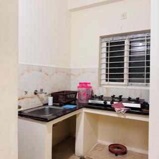 Holmes Nest - Spacious 2BHK near KIMS, AIG Kondapur - 2