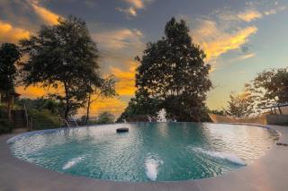 sky touch resort - 4