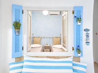 Shades of Blue Seaview House - 4