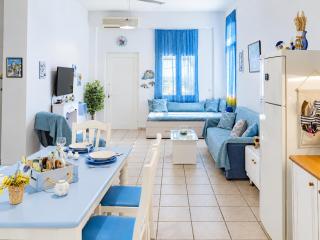 Shades of Blue Seaview House - 9