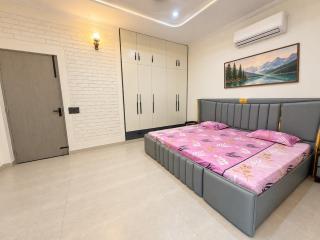 Peaceful 5BHK Villa, Mountain Views, Dehradun - 1