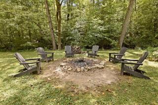 Family-Friendly 3BR Home w Bunk Room & Yard - 5