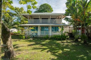 Casa Blanca Beachfront House with Shared Pool Access Pangea Lodge - 9