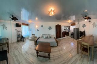 Casa Blanca Beachfront House with Shared Pool Access Pangea Lodge - 3