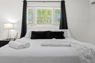 6 Spacious Units Close to Downtown & Expo Center - 5
